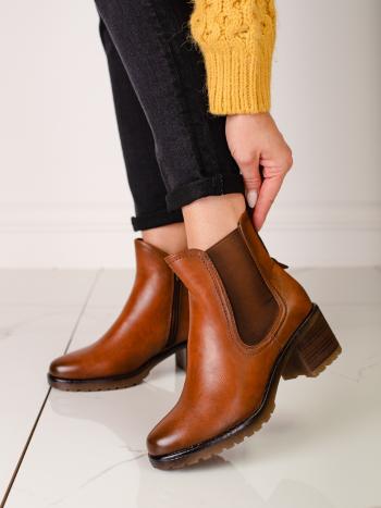 Výborné hnědé  kotníčkové boty dámské na širokém podpatku