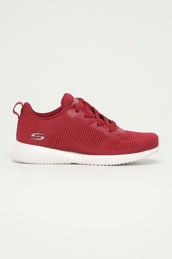 Boty Skechers červená barva, na plochém podpatku