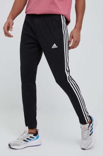 Tréninkové kalhoty adidas Essentials černá barva, s aplikací, IC0044