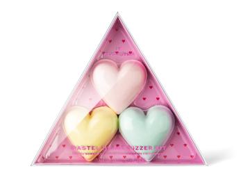 Revolution I Heart Pastel Heart Fizzer Kit koupelová bomba 3 ks