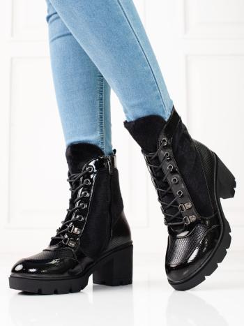 Jedinečné  kotníčkové boty dámské černé na širokém podpatku
