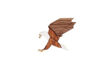 Brož Eagle Brooch ze dřeva s praktickým zapínáním a možností výměny či vrácení do 30 dnů zdarma.
