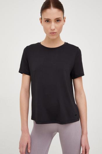 Tréninkové tričko 4F černá barva