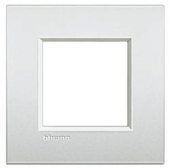 Legrand rám Living&Light bílá LNE4802PR