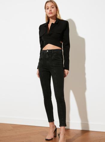 Černé dámské zkrácené skinny fit džíny Trendyol