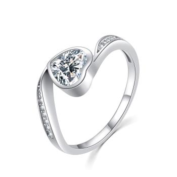 MOISS Něžný stříbrný prsten se zirkony Srdíčko R00021 57 mm