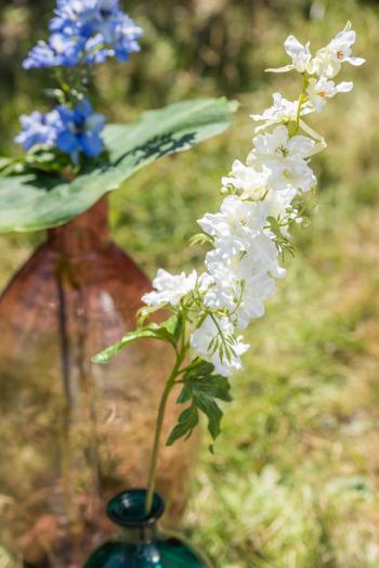 Dekorace umělá bílá květina Delphinium white - 10*10*94 cm 12436