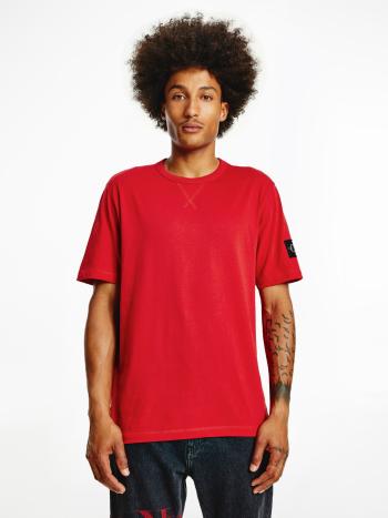 Calvin Klein pánské červené tričko Badge - M (XCF)