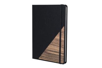 Reprezentativní zápisník Apis Notebook s dřevěným detailem a možností výměny či vrácení do 30 dnů zdarma