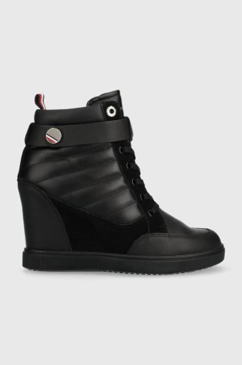 Nízké kozačky Tommy Hilfiger Wedge Sneaker Boot černá barva, na klínku