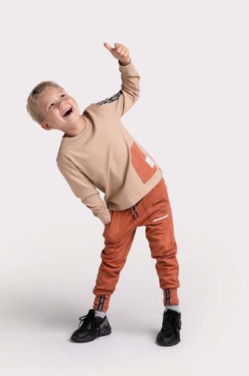 Dětská bavlněná košile s dlouhým rukávem Coccodrillo béžová barva, s aplikací