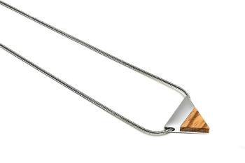 Náhrdelník s dřevěným detailem Lini Necklace Triangle s možností výměny či vrácení do 30 dní
