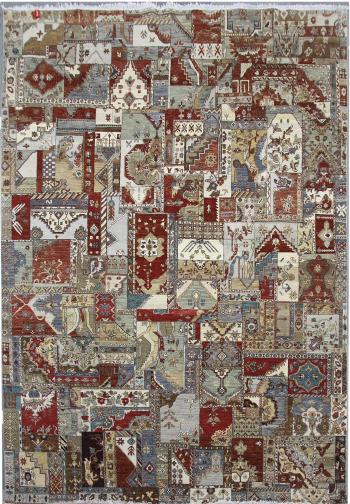 Diamond Carpets koberce Ručně vázaný kusový koberec Diamond DC-PATCH RED MULTI - 305x425 cm Červená