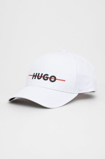 Bavlněná čepice HUGO bílá barva, s potiskem
