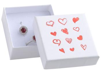 JK Box Bílá dárková krabička na soupravu šperků se srdíčky HRT-4/A1/A7