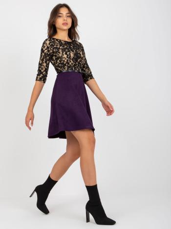 TMAVĚ FIALOVÉ ŠATY S KRAJKOVÝM SVRŠKEM -LK-SK-506582-1.92-DARK PURPLE Velikost: 42