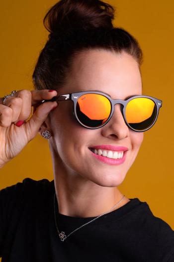 Čierno-oranžové polarizačné slnečné okuliare Checkie