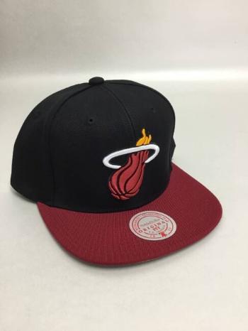 Mitchell & Ness snapback Miami Heat Team 2 Tone Snapback black/red - UNI