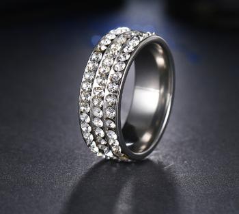 Ziskoun Stříbrný prsten z chirurgické oceli s malými zirkony čiré barvy- 8 mm SR000044 Velikost: 8