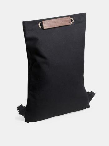 Praktický černý batoh s dřevěným detailem Nox Minibackpack BeWooden