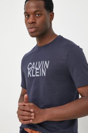 Bavlněné tričko Calvin Klein tmavomodrá barva, s potiskem