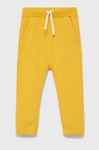 Dětské bavlněné kalhoty United Colors of Benetton žlutá barva, hladké