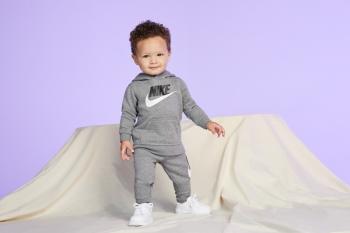 Nike fleece pullover hoodie and joggers 2-piece set 12m