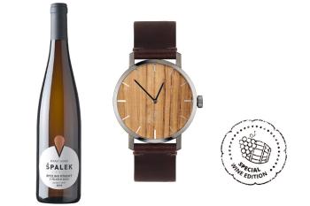 Dřevěné hodinky White Wine Watch s řemínkem z pravé kůže s možností výměny či vrácení do 30 dní zdarma - pánské 75-115 mm
