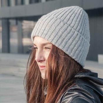 Světle šedá čepice Lambswool Beanie