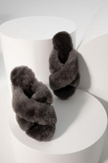 Vlněné pantofle Answear Lab šedá barva