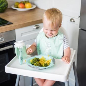 BabyOno Lžička silikonová s obalem zelená kočka 6m+