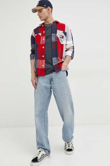 Bavlněné tričko Tommy Jeans červená barva, relaxed, s klasickým límcem