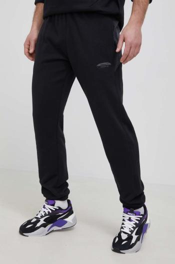 Bavlněné kalhoty adidas Originals HC9455 pánské, černá barva, vzorované
