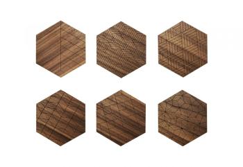 Podložky pod nápoje Apis Coasters ze dřeva  s možností výměny či vrácení do 30 dnů
