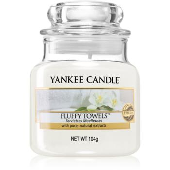 Yankee Candle Fluffy Towels vonná svíčka Classic střední 104 g