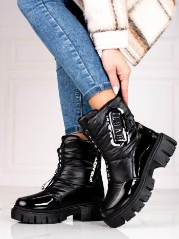 Moderní dámské černé  kotníčkové boty bez podpatku
