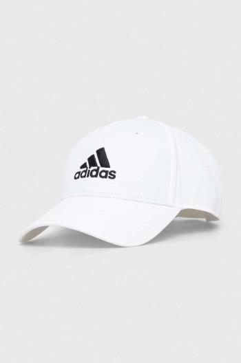 Bavlněná baseballová čepice adidas bílá barva, s aplikací, IB3243