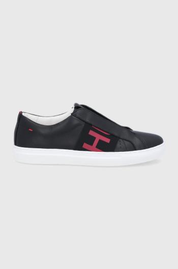 Kožené boty Hugo černá barva, na plochém podpatku