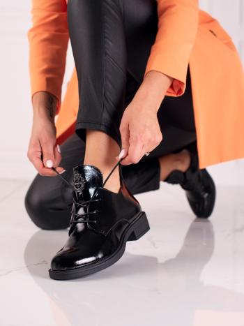 Módní černé  kotníčkové boty dámské na plochém podpatku
