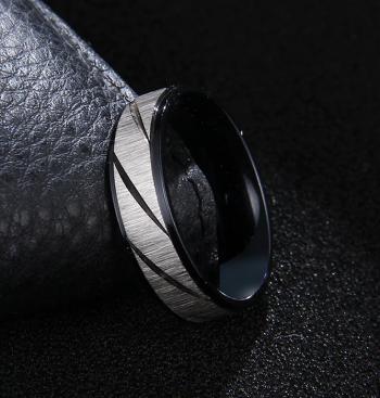 Ziskoun Prsten z broušené chirurgické oceli Stripy- černý SR000106 Velikost: 11