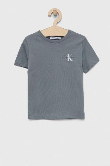 Dětské bavlněné tričko Calvin Klein Jeans šedá barva