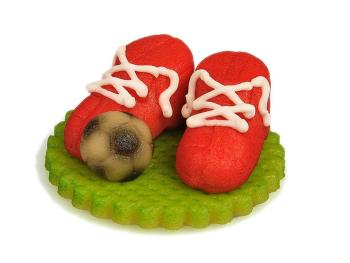 Fotbalové kopačky červené s míčem - marcipánová figurka na dort - Frischmann