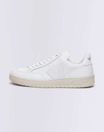 Veja V-12 Extra White 37