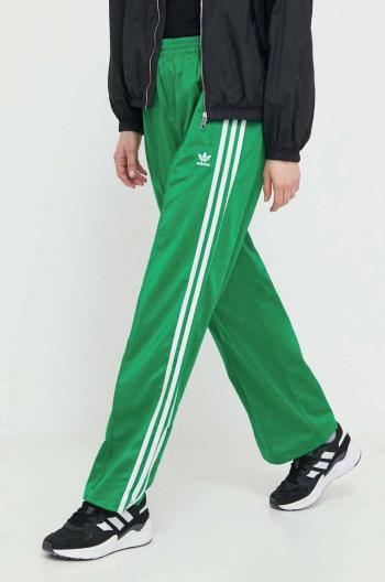 Tepláky adidas Originals Firebird Loose zelená barva, s aplikací, IP0634