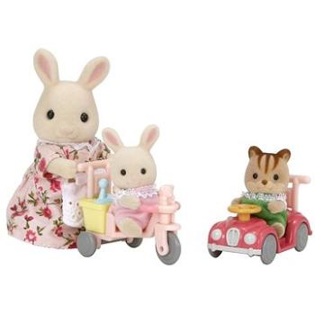 Sylvanian Families Mamka bílý králík s hrajícími si mláďaty (5054131050408)