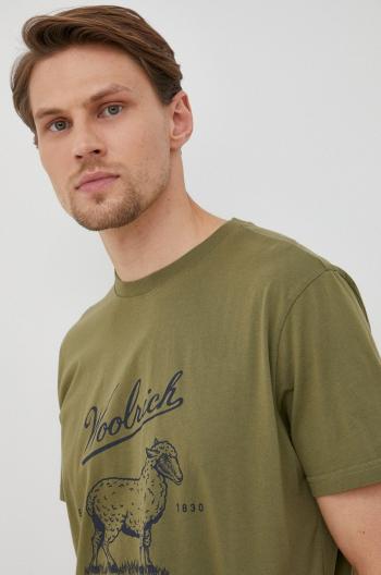 Bavlněné tričko Woolrich zelená barva, s potiskem