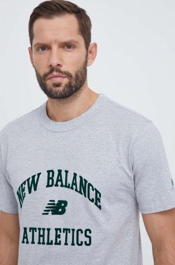 Bavlněné tričko New Balance šedá barva, s aplikací