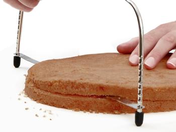 Pilka na dorty s ozubenou čepelí 31 cm - 