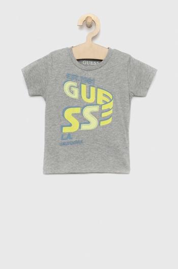 Dětské bavlněné tričko Guess šedá barva, s potiskem