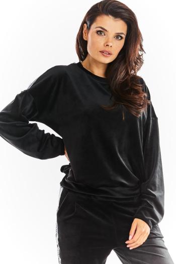Černý velurový pulovr A374